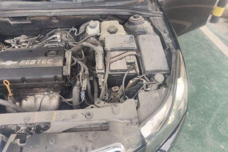 Used Chevrolet Cruze 2012 1.6L SE MT Engine Bay Left