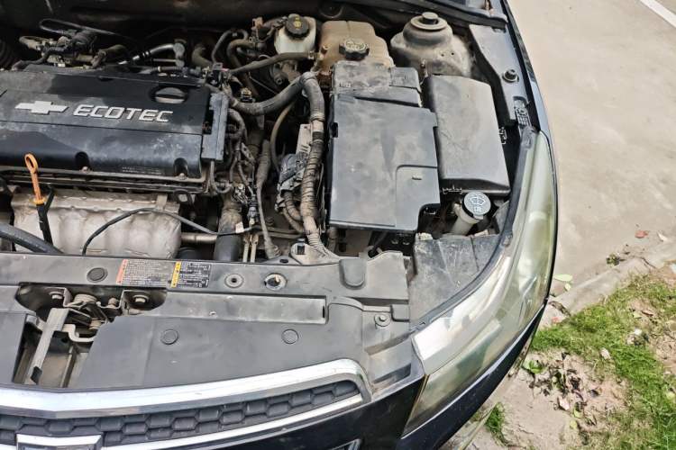 Used Chevrolet Cruze 2012 1.6L SL Grand Edition Automatic Engine Bay Left