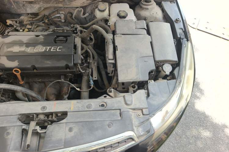 Used Chevrolet Cruze 2012 1.6L SE MT Engine Bay Left