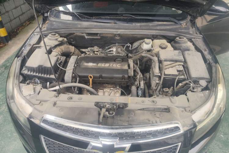 Used Chevrolet Cruze 2012 1.6L SE MT Engine Bay