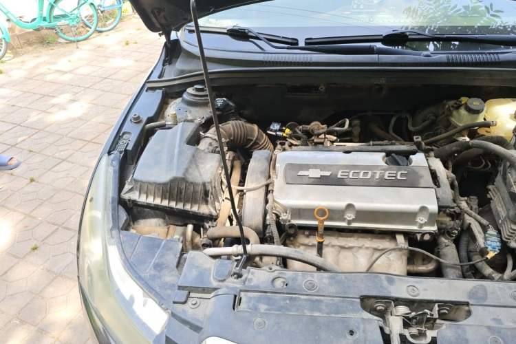 Used Chevrolet Cruze 2012 1.6L SE MT Engine Bay Right