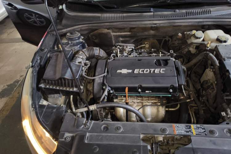 Used Chevrolet Cruze 2012 1.8L SE AT Engine Bay Right
