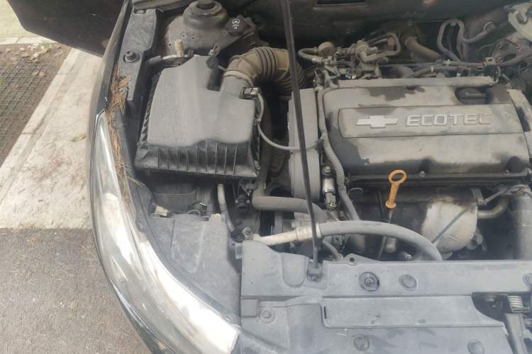 Used Chevrolet Cruze 2012 1.6L SL Grand Edition Manual Transmission Engine Bay Right