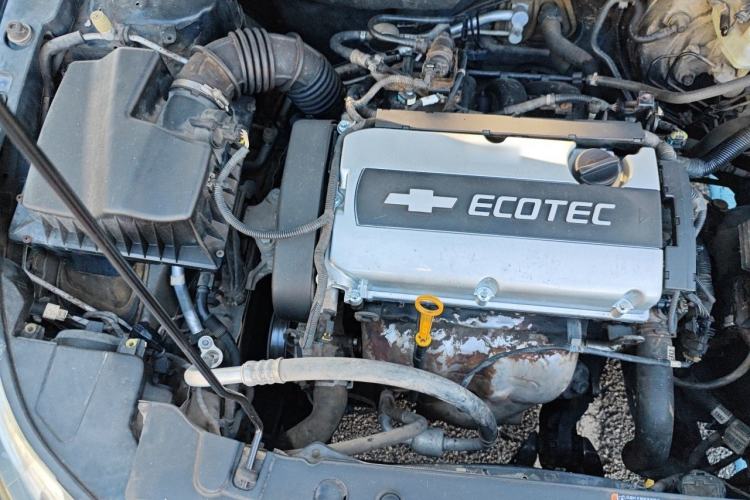 Used Chevrolet Cruze 2012 1.6L SE MT Engine Bay Right
