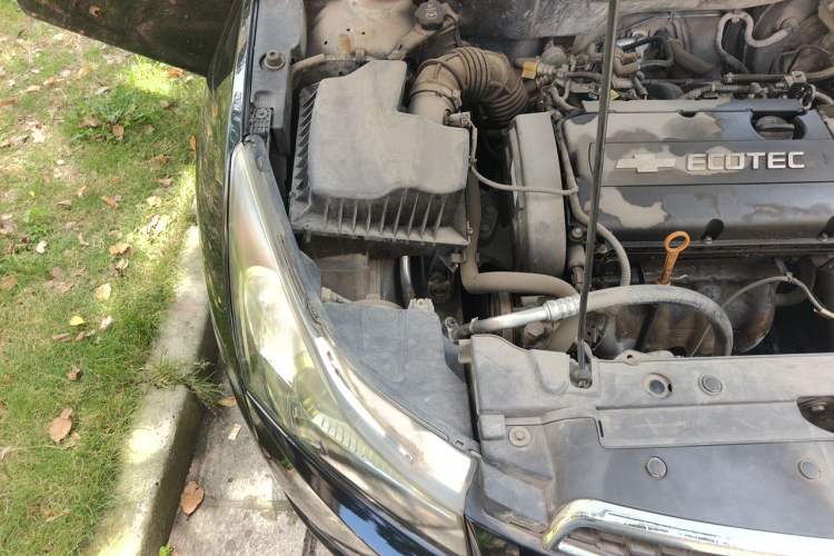 Used Chevrolet Cruze 2012 1.6L SE MT Engine Bay Right