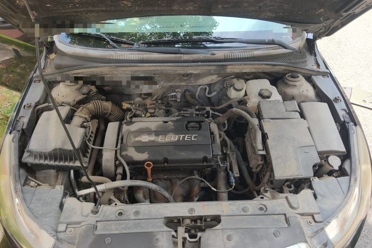 Used Chevrolet Cruze 2012 1.6L SE MT Engine Bay
