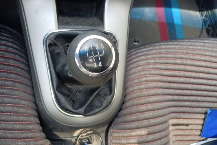Used Chevrolet Cruze 2012 1.6L SE MT Gear Lever
