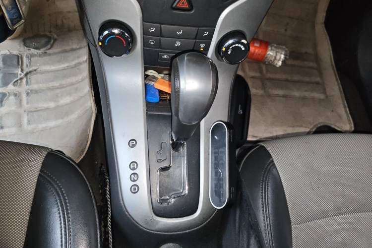 Used Chevrolet Cruze 2012 1.6L SL Grand Edition Automatic Gear Lever