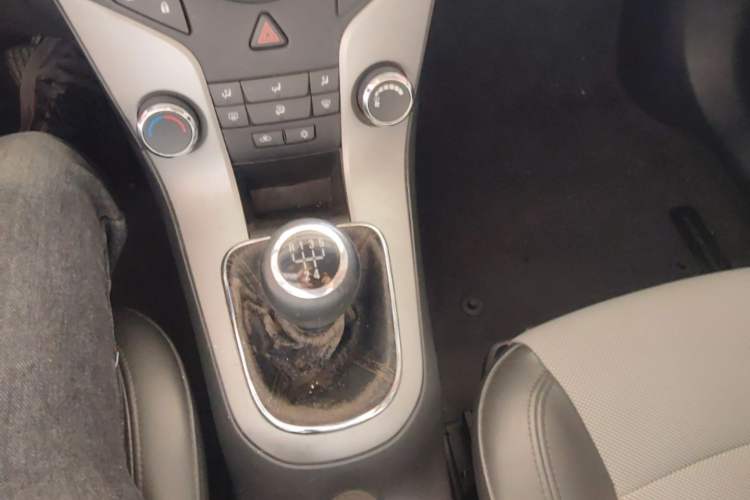Used Chevrolet Cruze 2012 1.6L SE MT Gear Lever