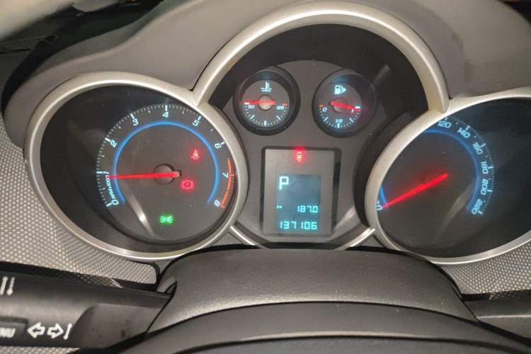 Used Chevrolet Cruze 2012 1.8L SE AT Instrument Cluster