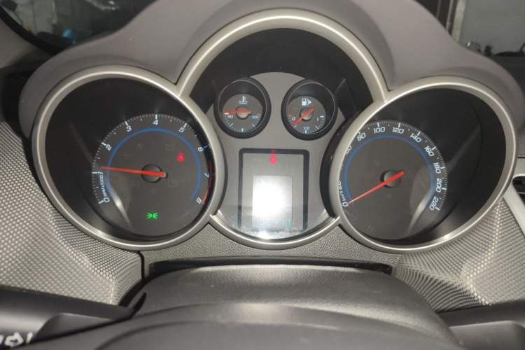 Used Chevrolet Cruze 2012 1.8L SE AT Instrument Cluster