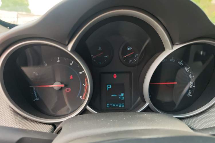 Used Chevrolet Cruze 2012 1.8L SE AT Instrument Cluster
