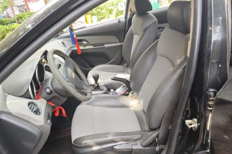 Used Chevrolet Cruze 2012 1.6L SE MT Left Front Seat