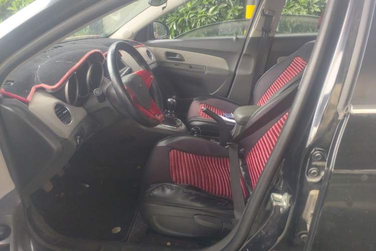 Used Chevrolet Cruze 2012 1.6L SE MT Left Front Seat