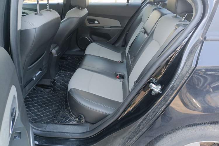 Used Chevrolet Cruze 2012 1.8L SE AT Left Rear Seat