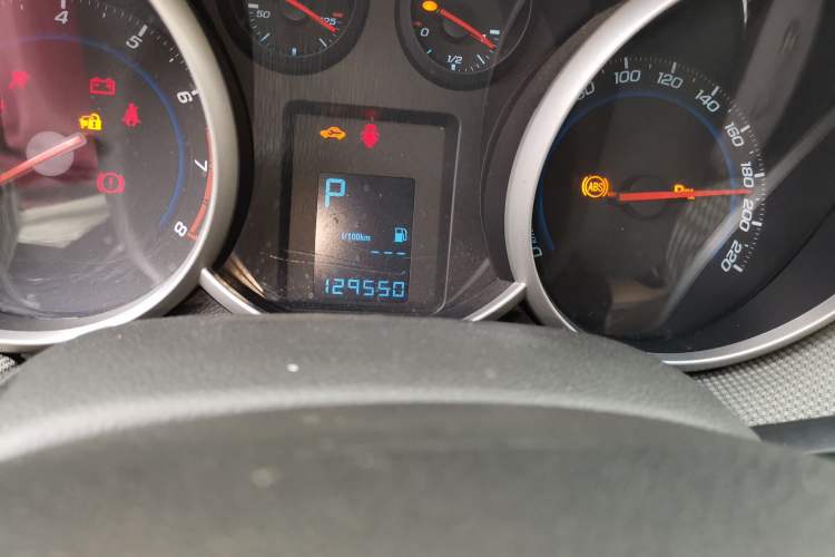 Used Chevrolet Cruze 2012 1.6L SE Automatic Odometer Close Up