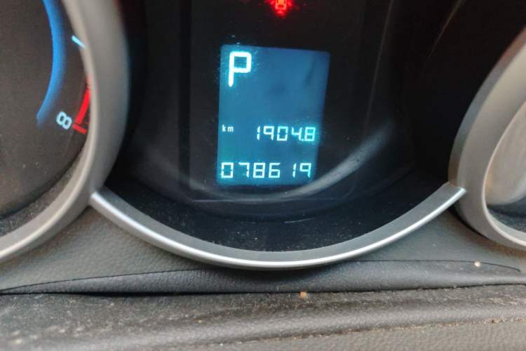 Used Chevrolet Cruze 2012 1.6L SE Automatic Odometer Close Up