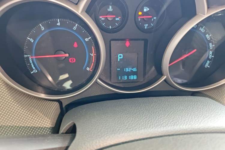 Used Chevrolet Cruze 2012 1.6L SE Automatic Odometer Close Up