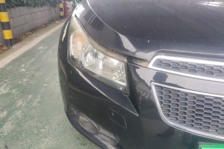 Used Chevrolet Cruze 2012 1.6L SE MT Right Front Headlight