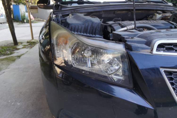 Used Chevrolet Cruze 2012 1.6L SL MT Right Front Headlight