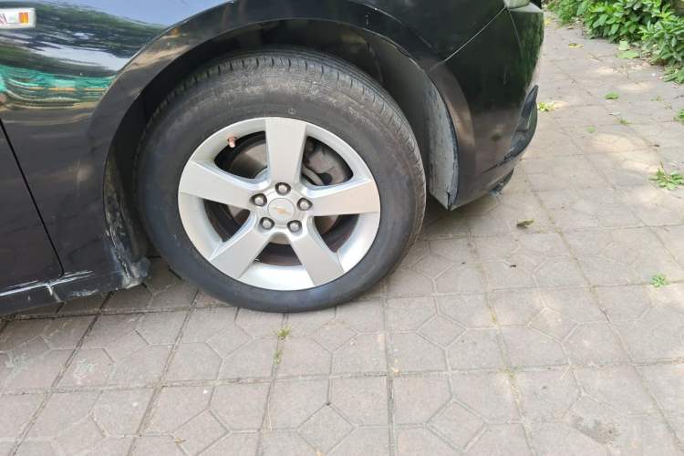 Used Chevrolet Cruze 2012 1.6L SE MT Right Front Wheel Hub