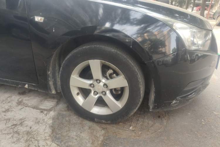Used Chevrolet Cruze 2012 1.6L SL Grand Edition Manual Transmission Right Front Wheel Hub