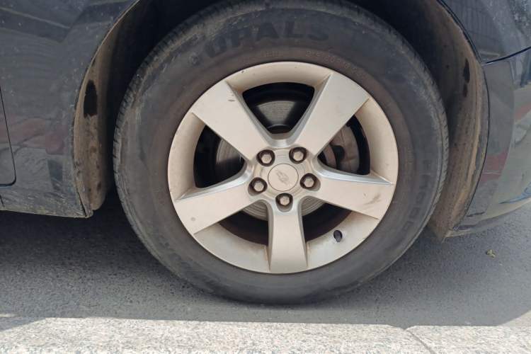 Used Chevrolet Cruze 2012 1.6L SE MT Right Front Wheel Hub