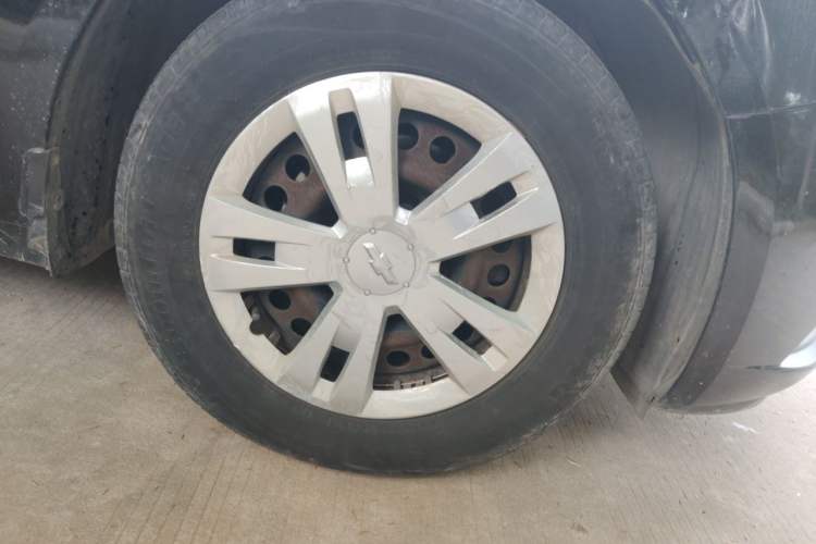 Used Chevrolet Cruze 2012 1.6L SL MT Right Front Wheel Hub