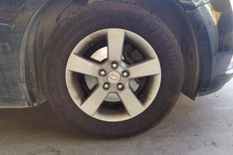 Used Chevrolet Cruze 2012 1.6L SL MT Right Front Wheel Hub