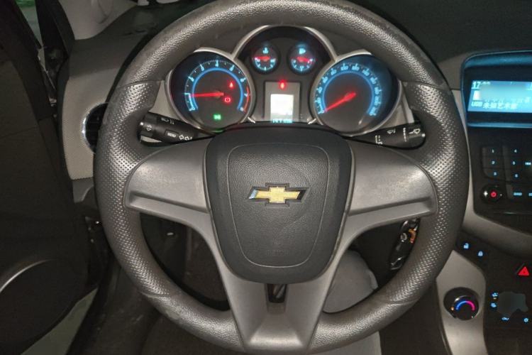 Used Chevrolet Cruze 2012 1.8L SE AT Steering Wheel