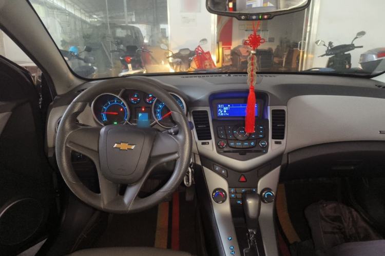 Used Chevrolet Cruze 2012 1.8L SE AT Steering Wheel