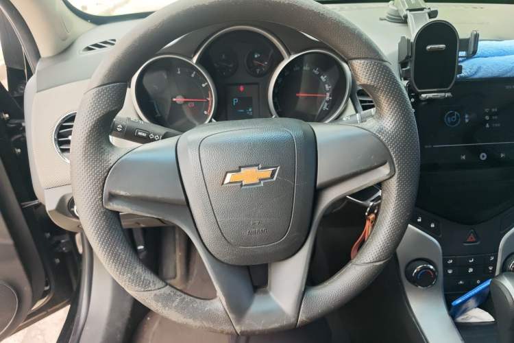 Used Chevrolet Cruze 2012 1.8L SE AT Steering Wheel