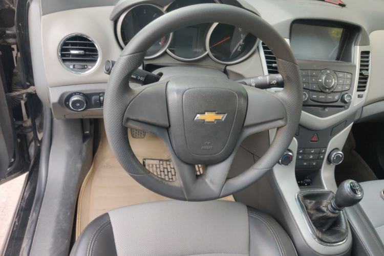 Used Chevrolet Cruze 2012 1.6L SL MT Steering Wheel