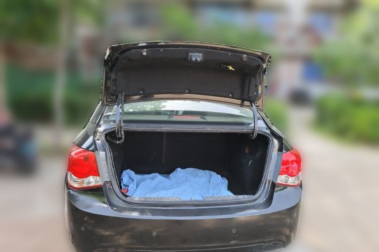 Used Chevrolet Cruze 2012 1.6L SE MT Trunk