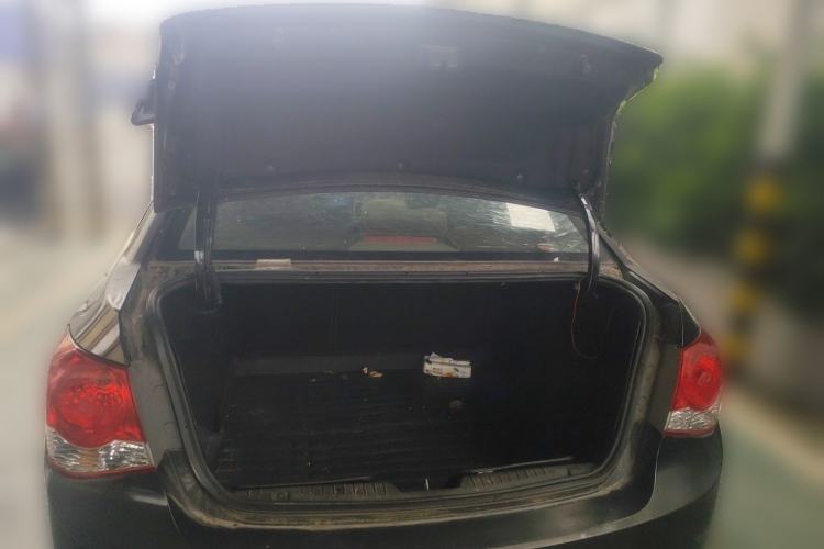 Used Chevrolet Cruze 2012 1.6L SE MT Trunk