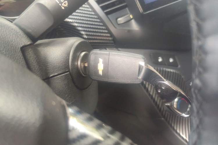Used Chevrolet Cruze 2012 1.6L SL Grand Edition Manual Transmission Vehicle Key