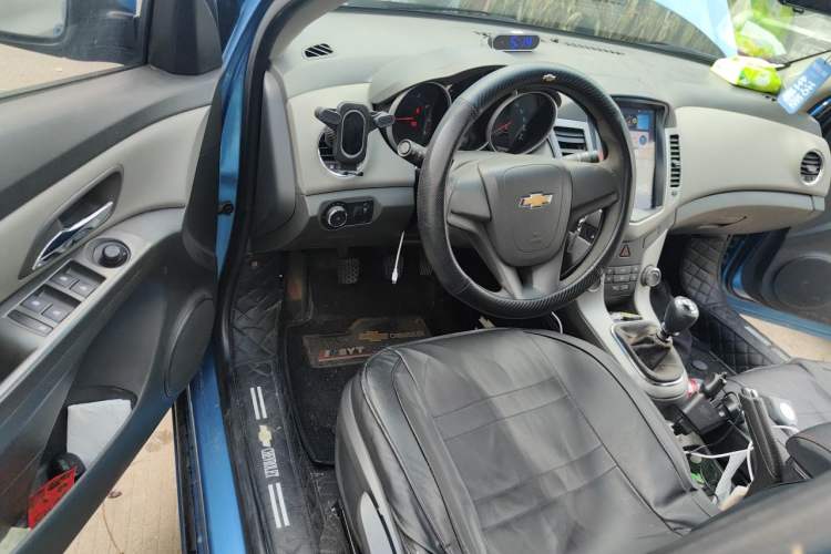 Used Chevrolet Cruze 2012 1.6L SL MT Driver Seat