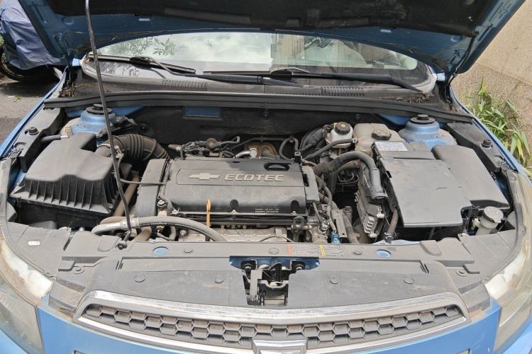 Used Chevrolet Cruze 2012 1.6L SE MT Engine Bay
