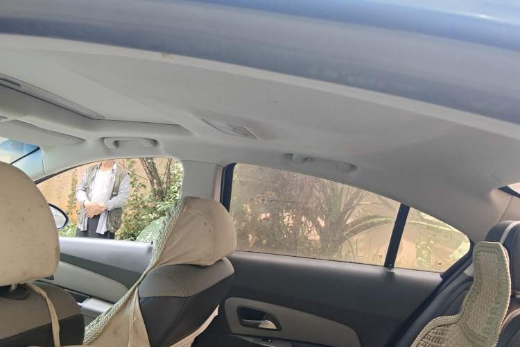 Used Chevrolet Cruze 2012 1.6L SE MT Headliner