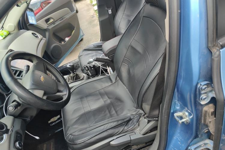 Used Chevrolet Cruze 2012 1.6L SL MT Left Front Seat