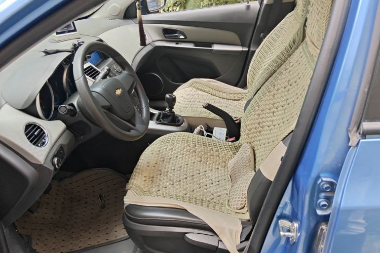 Used Chevrolet Cruze 2012 1.6L SE MT Left Front Seat