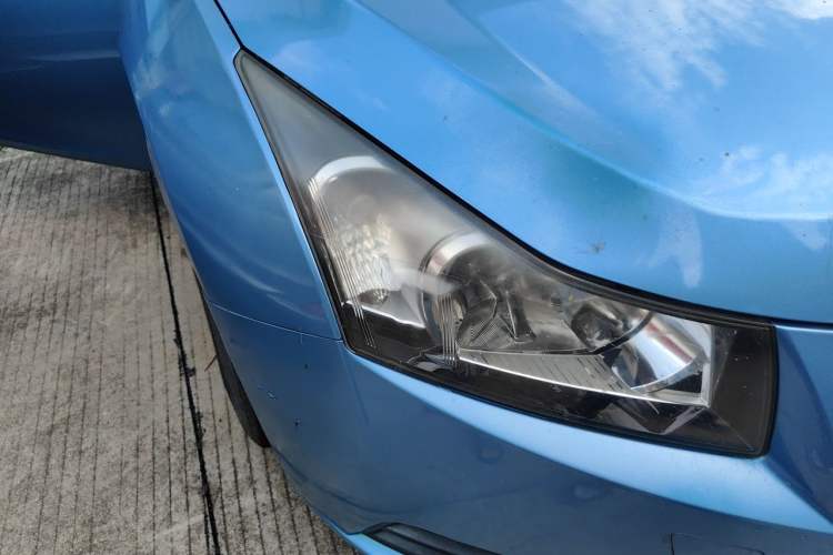 Used Chevrolet Cruze 2012 1.6L SL MT Right Front Headlight