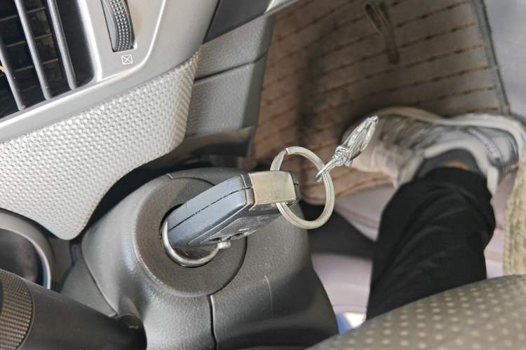 Used Chevrolet Cruze 2012 1.6L SE MT Vehicle Key