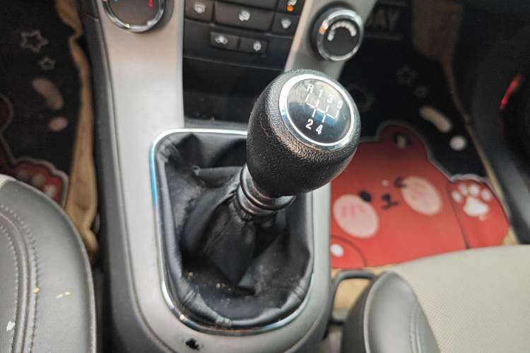 Used Chevrolet Cruze 2012 1.6L SE MT Gear Lever