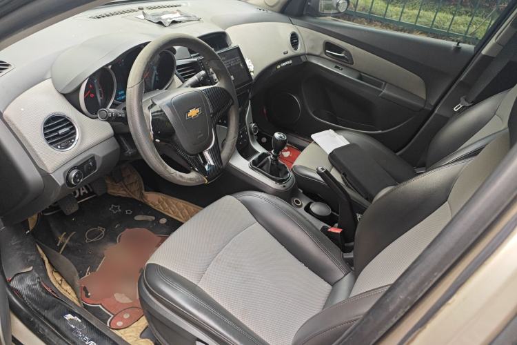 Used Chevrolet Cruze 2012 1.6L SE MT Left Front Seat
