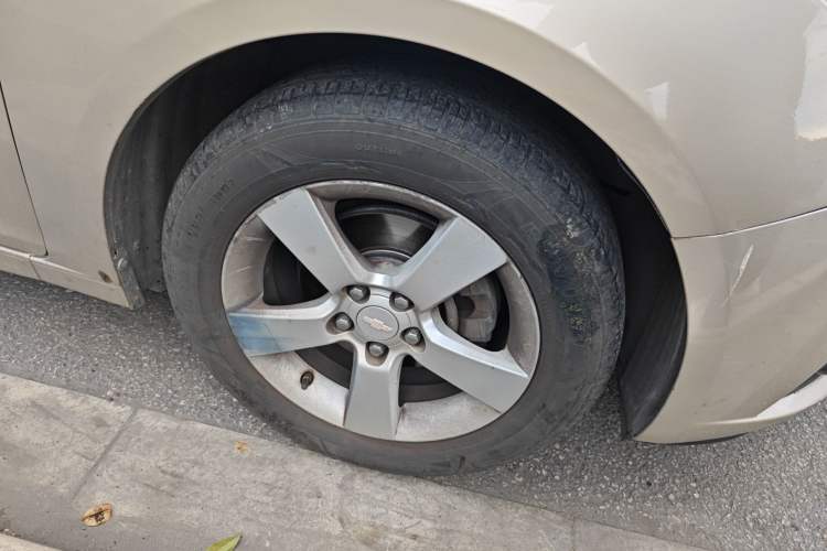 Used Chevrolet Cruze 2012 1.6L SE MT Right Front Wheel Hub