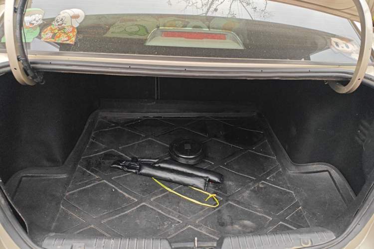 Used Chevrolet Cruze 2012 1.6L SE MT Trunk