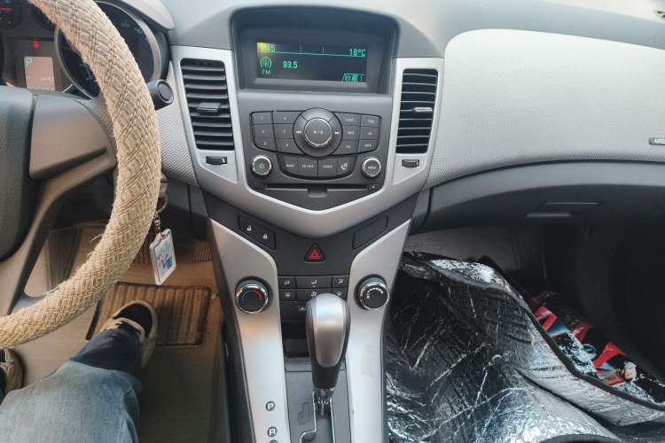 Used Chevrolet Cruze 2012 1.8L SE AT Audio And AC Panel