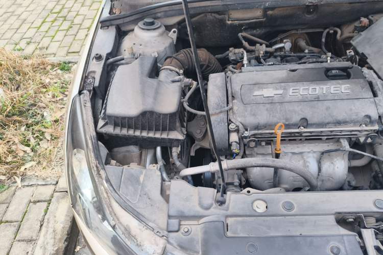 Used Chevrolet Cruze 2012 1.8L SE AT Engine Bay Right