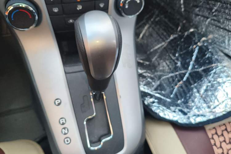 Used Chevrolet Cruze 2012 1.8L SE AT Gear Lever